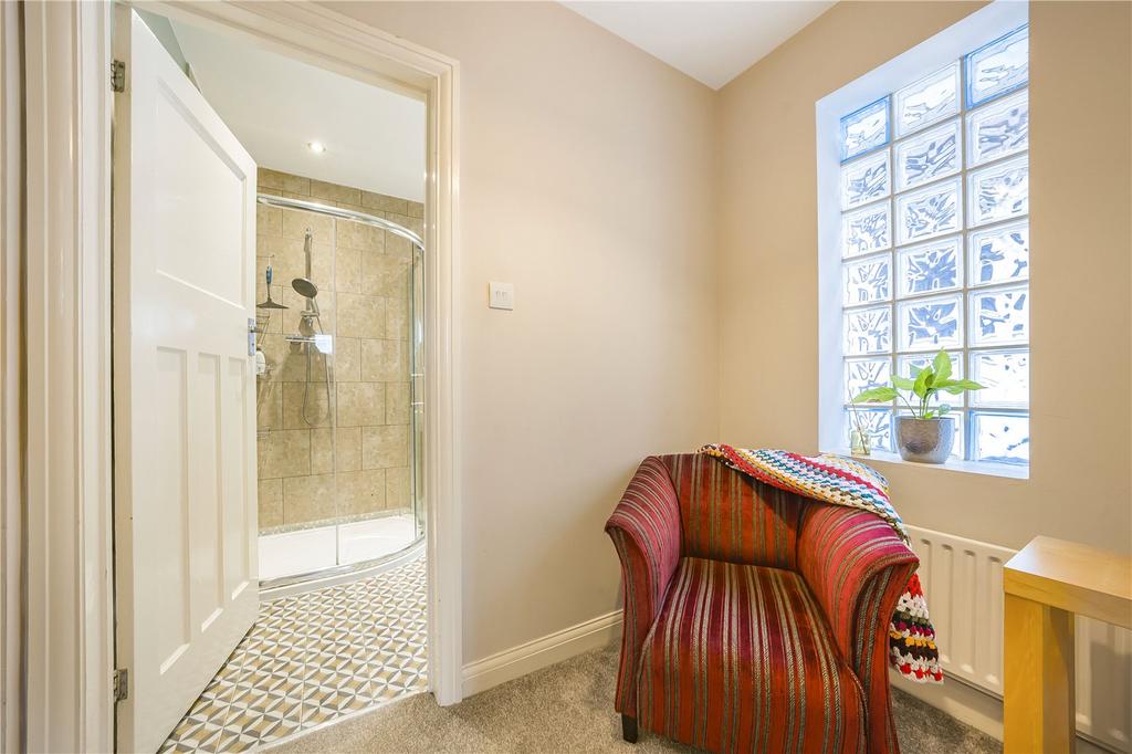 En-Suite Bathroom