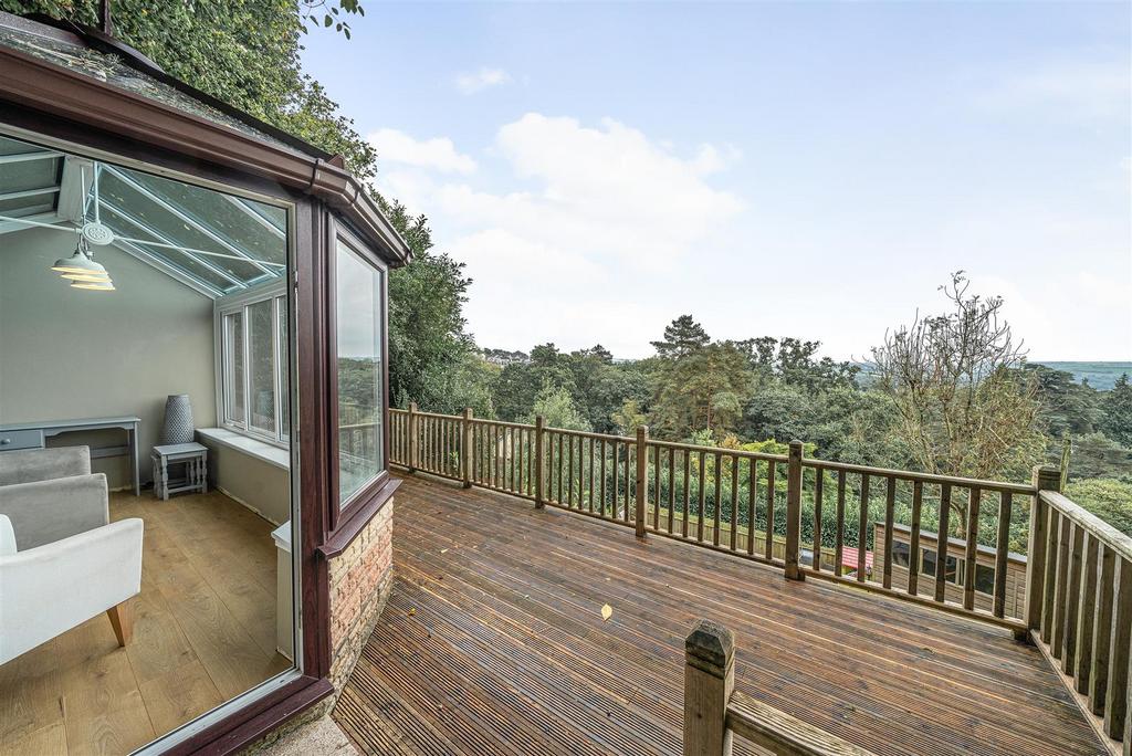 Station Summerhouse.jpg