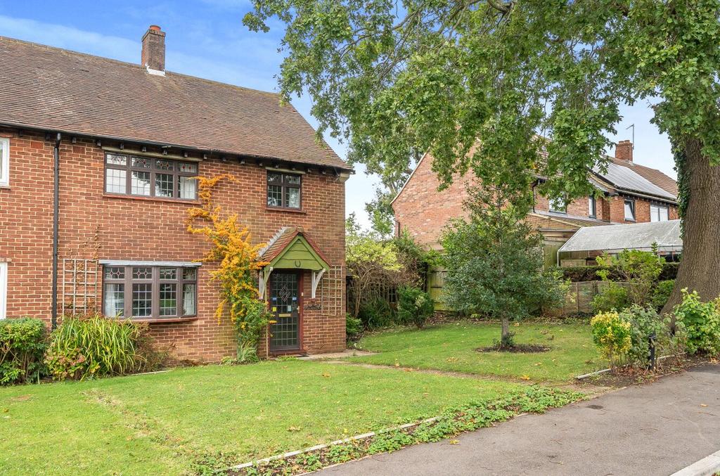 Sheeplands Avenue, Guildford GU1 3 bed semidetached house for sale £