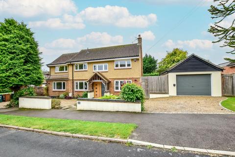 4 bedroom detached house for sale, Hilltop Road, Kings Langley, WD4