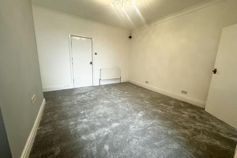 1 bedroom apartment to rent, Queens promenade, Bispham