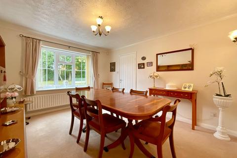 2 Camelot Close, Stoke-on-trent, ST4 8LN