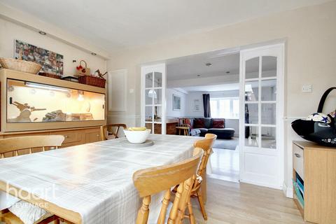 25 Angle Ways, Stevenage, SG2 9AP