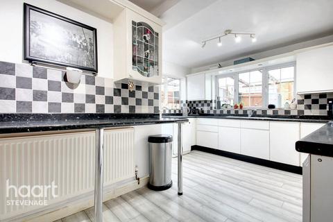 25 Angle Ways, Stevenage, SG2 9AP
