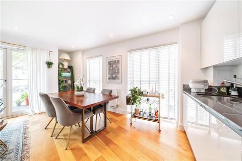 Flat 22, 2 Fairbourne Road, London