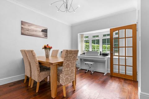 47 Earlswood Common, Earlswood, Solihull, B94 5SJ
