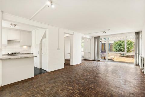 4, The Farm, 10 Princes Way, London, SW19 6QF