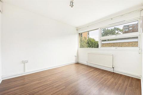 4, The Farm, 10 Princes Way, London, SW19 6QF