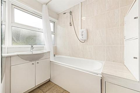 4, The Farm, 10 Princes Way, London, SW19 6QF