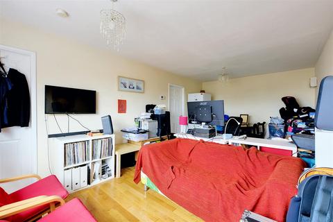 1 bedroom flat for sale, Oldham Court, School Lane