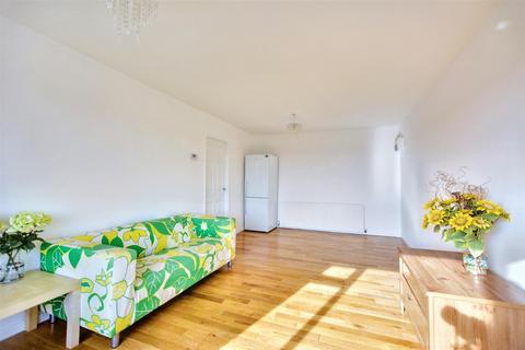 1 bedroom flat for sale, Oldham Court, School Lane