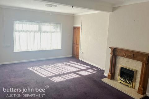 3 bedroom detached bungalow for sale, Main Road, Neath