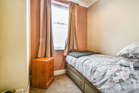 82 Poppleton Road, York, YO26 4UL