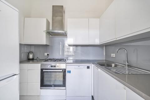 2 bedroom flat to rent, College Crescent Belsize Park NW3