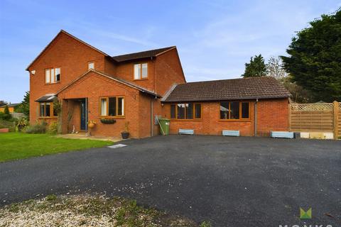 4 bedroom detached house for sale, 4 Cedar Grove, Wem,