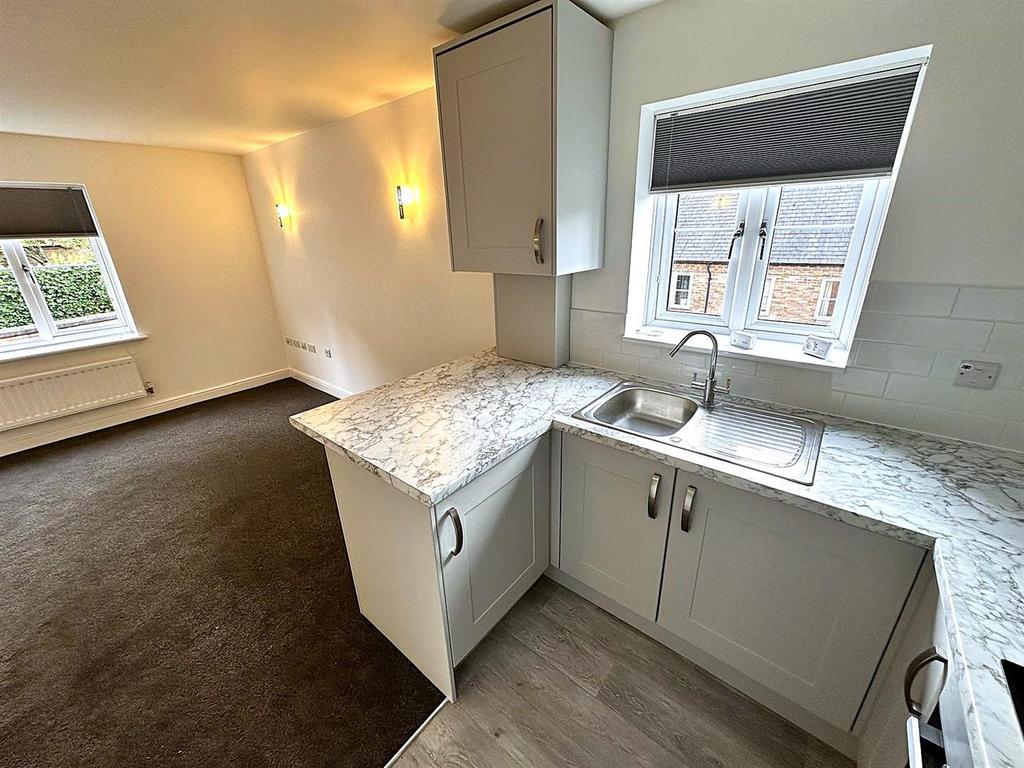 St. Giles Row, Lower High Street... 1 bed apartment to rent £750 pcm