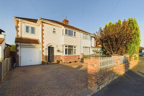 4 bedroom semi-detached house for sale, Meadowsway, Upton-by-Chester, CH2