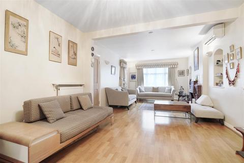 4 bedroom detached house for sale, Sudbury Court Drive, Harrow