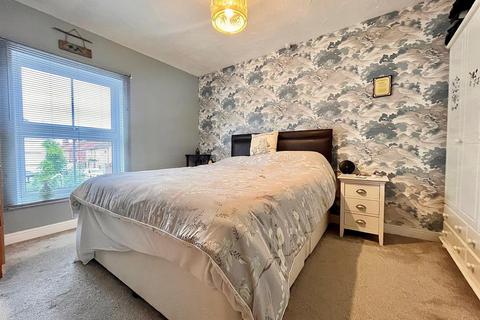 2 bedroom end of terrace house for sale, Southtown, Great Yarmouth