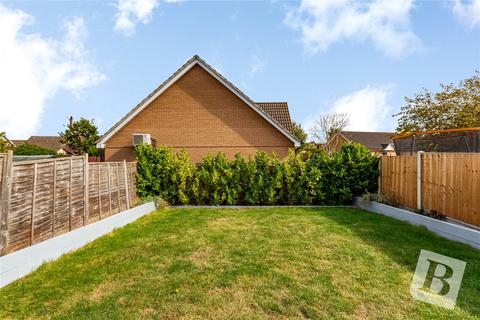 3 bedroom semi-detached house for sale, Oak Crescent, Wickford, Essex, SS11