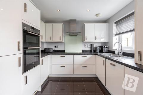 11 Oak Crescent, Wickford, SS11 7FF