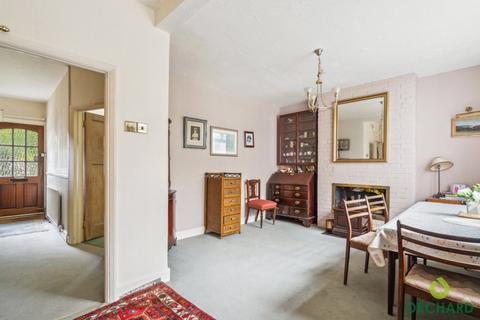 28 The Grove, Ickenham, Uxbridge, UB10 8QJ