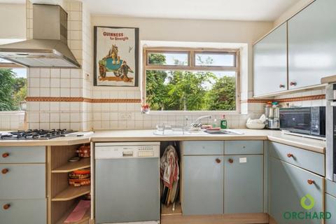 28 The Grove, Ickenham, Uxbridge, UB10 8QJ
