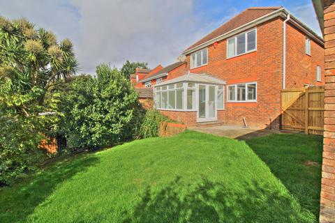 4 bedroom detached house to rent, Beaulieu Drive, Pevensey BN24