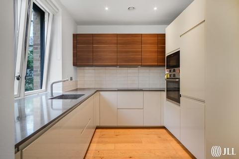4 bedroom mews to rent, Botanical Mews, London E15