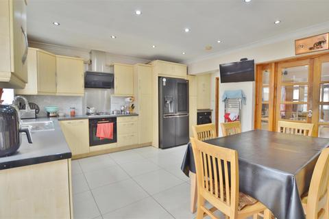 4 bedroom semi-detached house for sale, Baylis Road, Slough