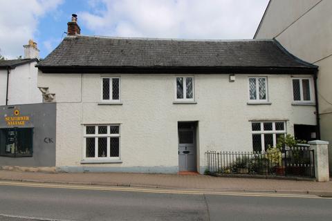 4 bedroom end of terrace house for sale, Monk Street, Abergavenny, NP7