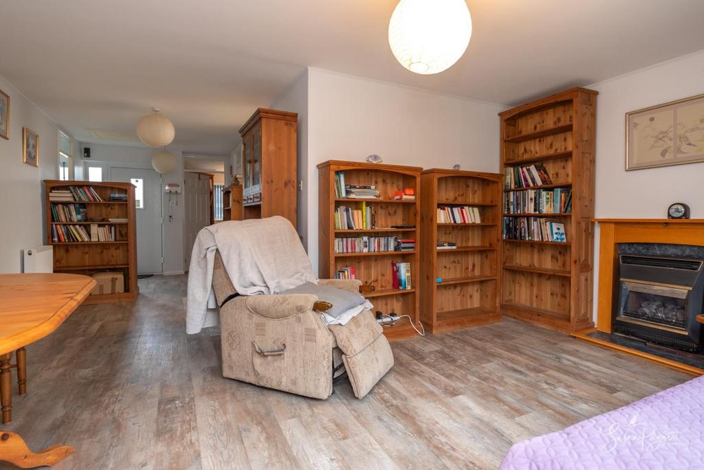 Whitehead Crescent, Wootton Bridge, Ryde 3 bed detached bungalow for