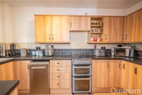 2 bedroom apartment for sale, Stourbridge Road, Catshill, Bromsgrove, Worcestershire, B61