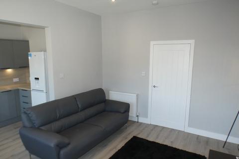 2 bedroom flat to rent, Trinity Avenue, Glas G52