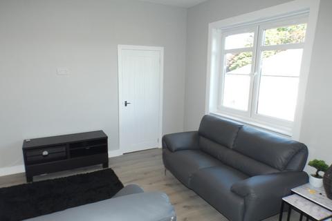 2 bedroom flat to rent, Trinity Avenue, Glas G52