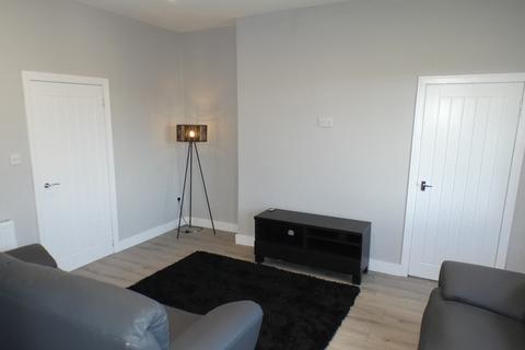 2 bedroom flat to rent, Trinity Avenue, Glas G52