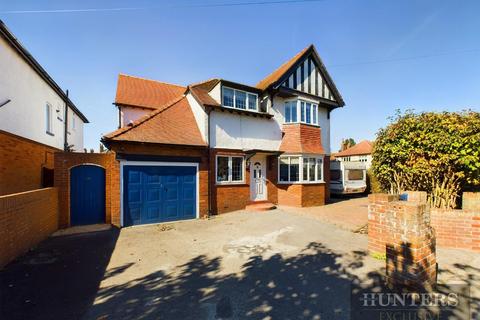 4 bedroom detached house for sale, St. James Road, Bridlington