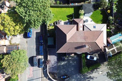 5 bedroom semi-detached house for sale, Heywood Road, Prestwich, M25