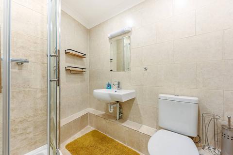 1 bedroom flat to rent, Falkland Road, Kentish Town, NW5