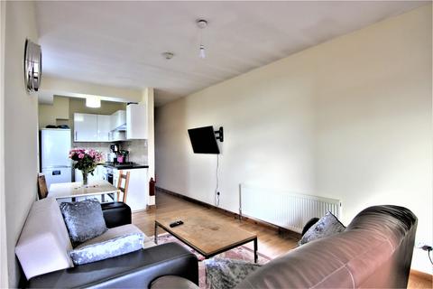 1 bedroom flat to rent, Vicarage Parade, West Green Road, London, N15