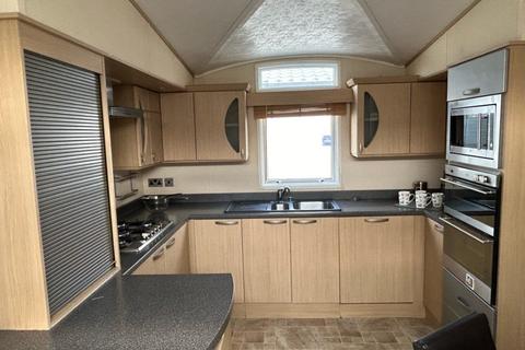 2 bedroom static caravan for sale, Sand le Mere Holiday Park