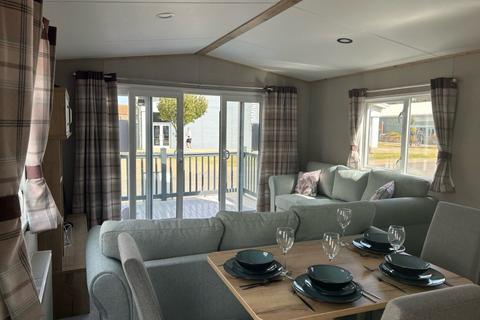 2 bedroom static caravan for sale, Sand le Mere Holiday Park