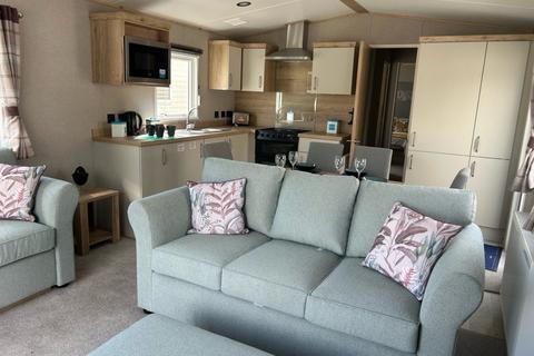 2 bedroom static caravan for sale, Sand le Mere Holiday Park