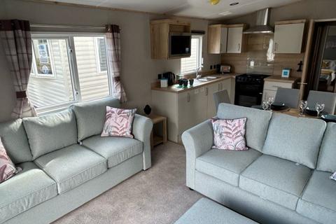 2 bedroom static caravan for sale, Sand le Mere Holiday Park