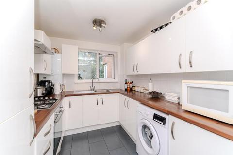 2 bedroom flat for sale, Garrick Close, W5