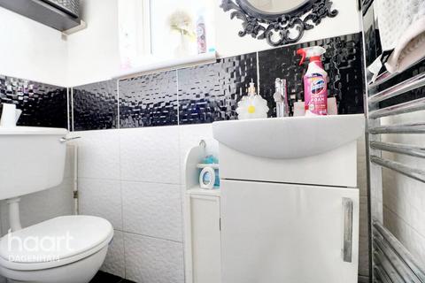 2 bedroom terraced house for sale, Coombes Road, Dagenham