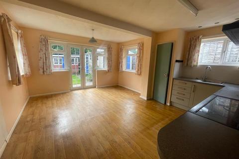 3 bedroom semi-detached house for sale, Evendene Road, Evesham