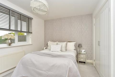 71 Amethyst Drive, Sittingbourne, ME10 5LE