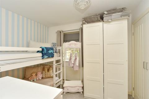 71 Amethyst Drive, Sittingbourne, ME10 5LE