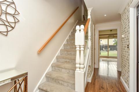 71 Amethyst Drive, Sittingbourne, ME10 5LE
